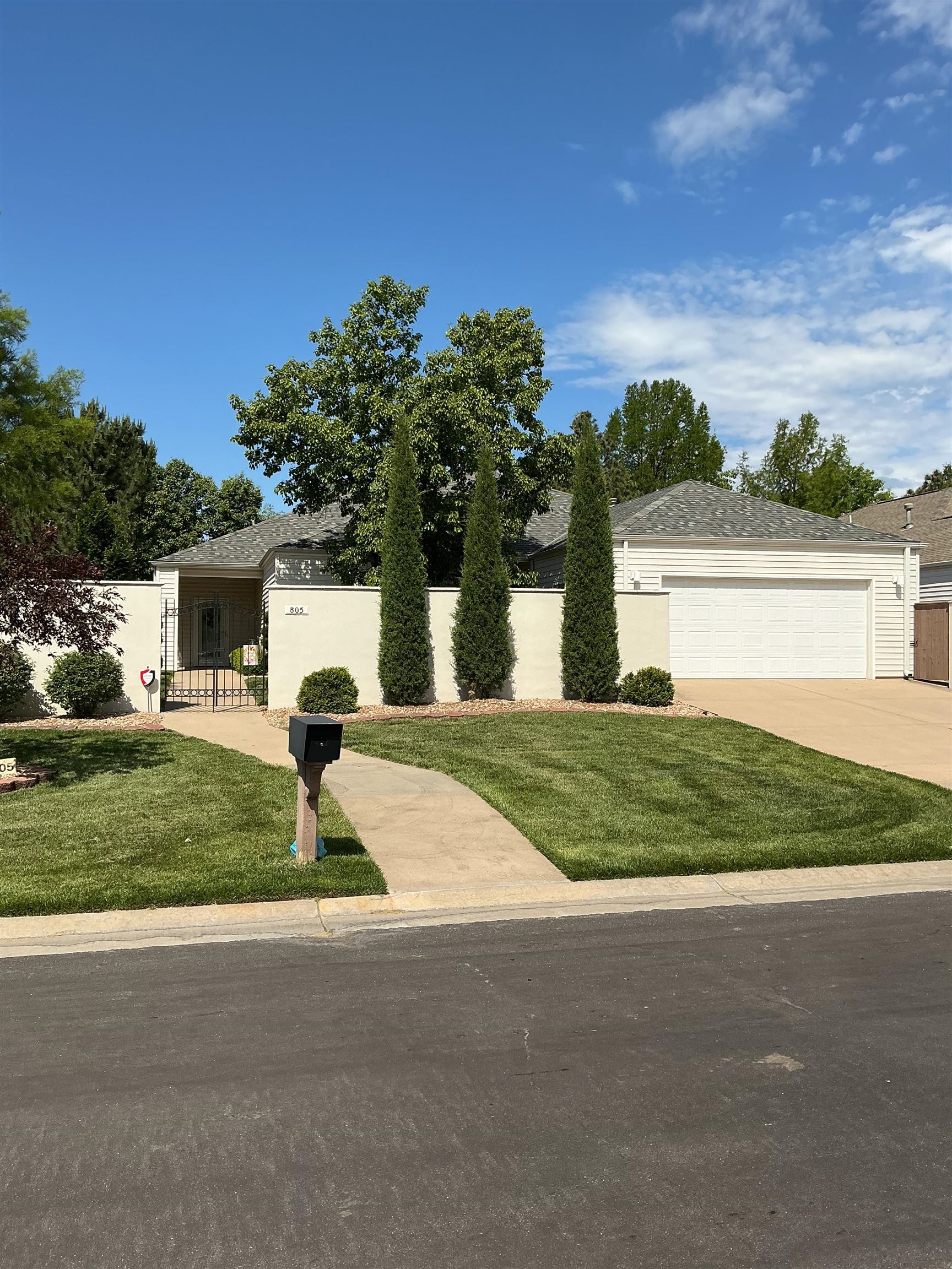 805 N Woodridge Wichita KS 67206