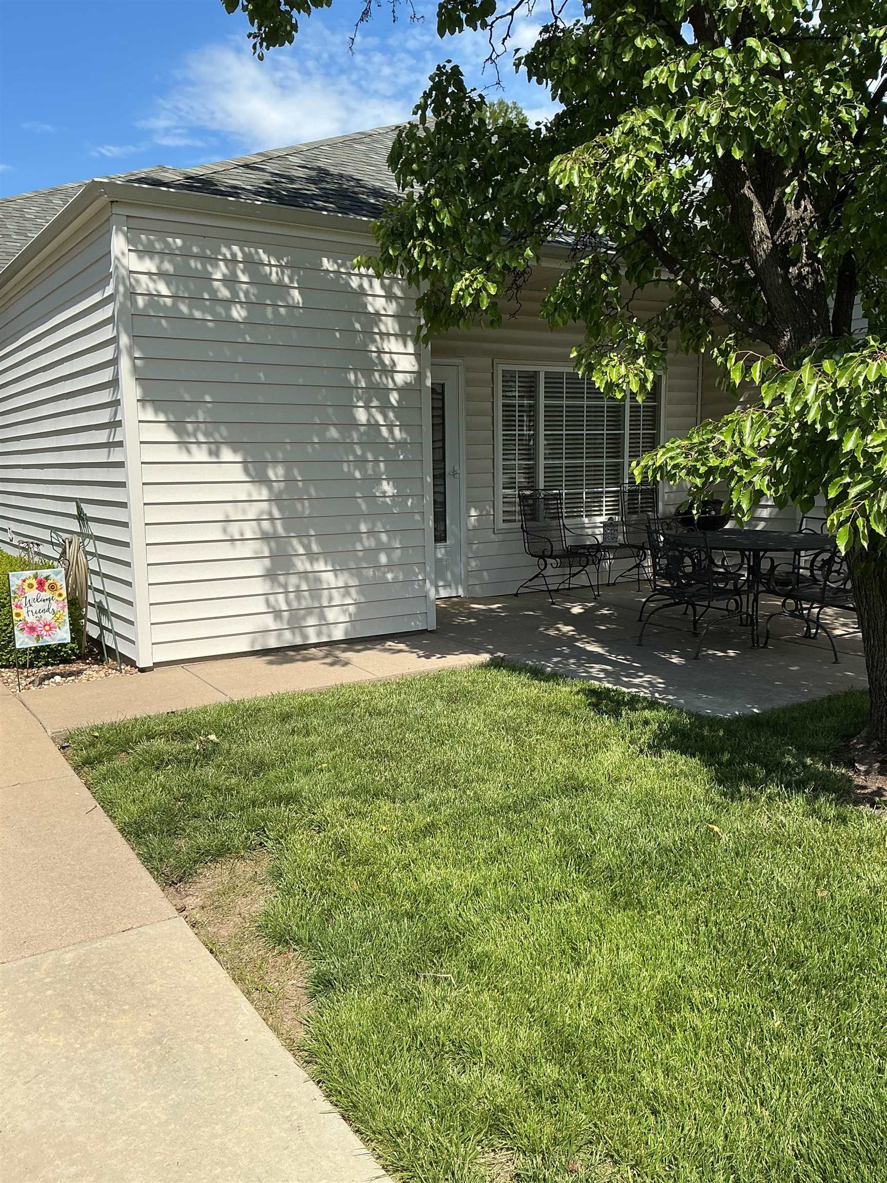 805 N Woodridge Wichita KS 67206