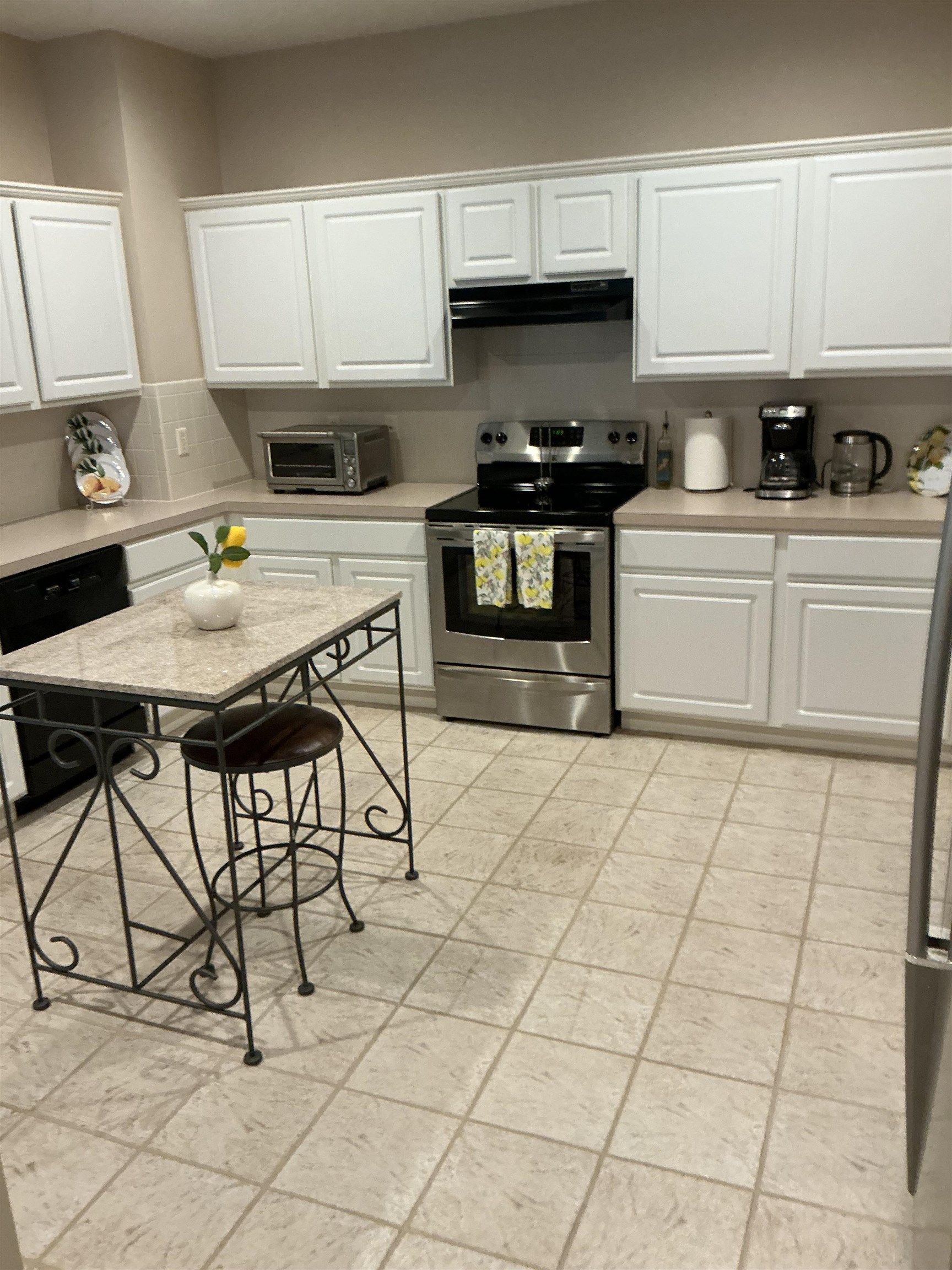 805 N Woodridge Wichita KS 67206