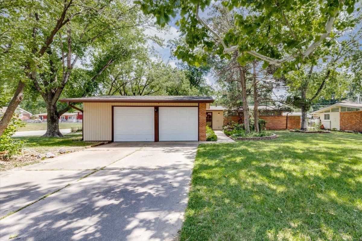 826 N Crestline Street Wichita KS 67212