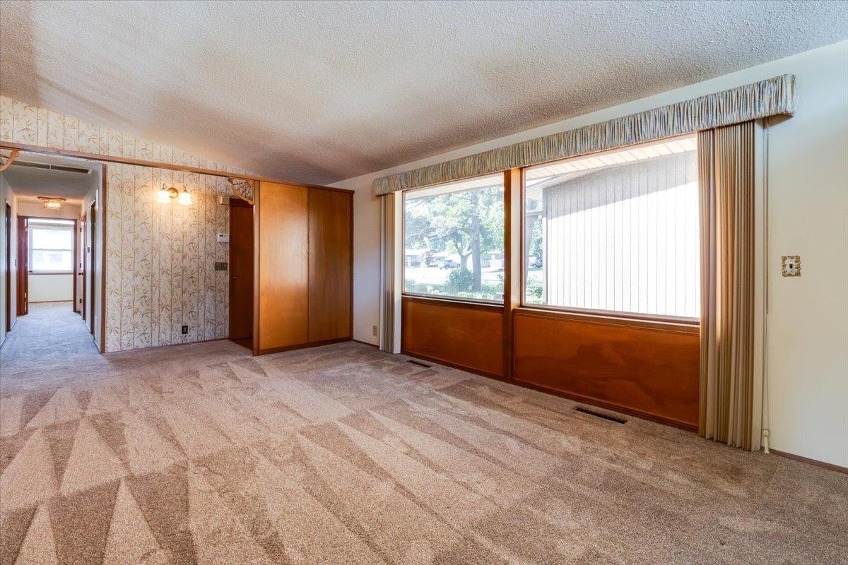 826 N Crestline Street Wichita KS 67212