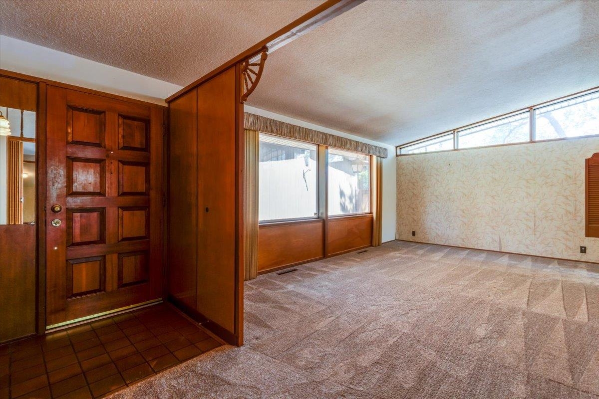 826 N Crestline Street Wichita KS 67212