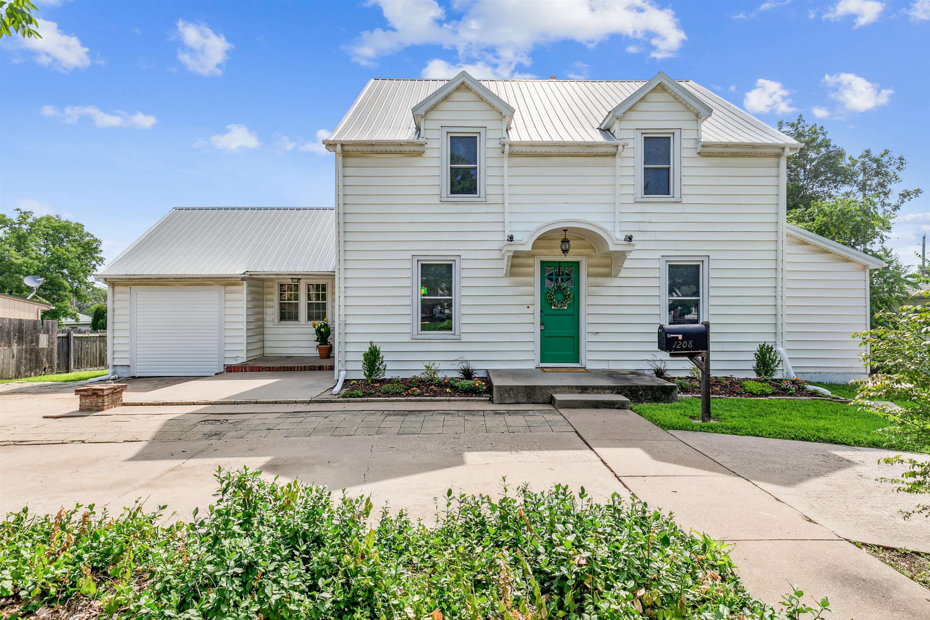 1208 N Euclid Street Augusta KS 67010