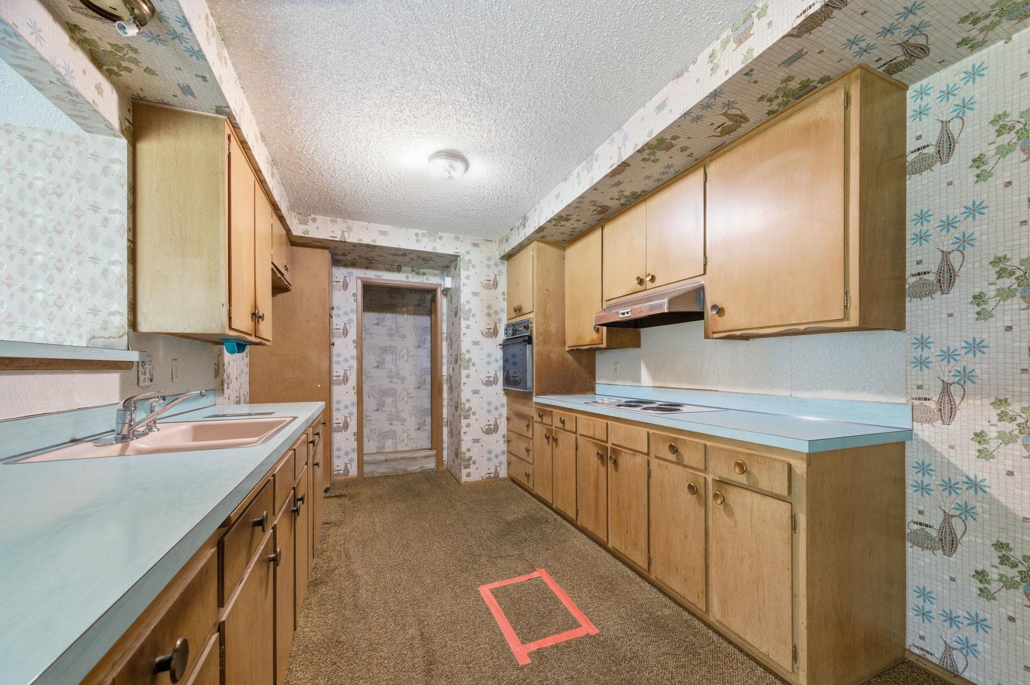 931 N Valleyview Wichita KS 67212