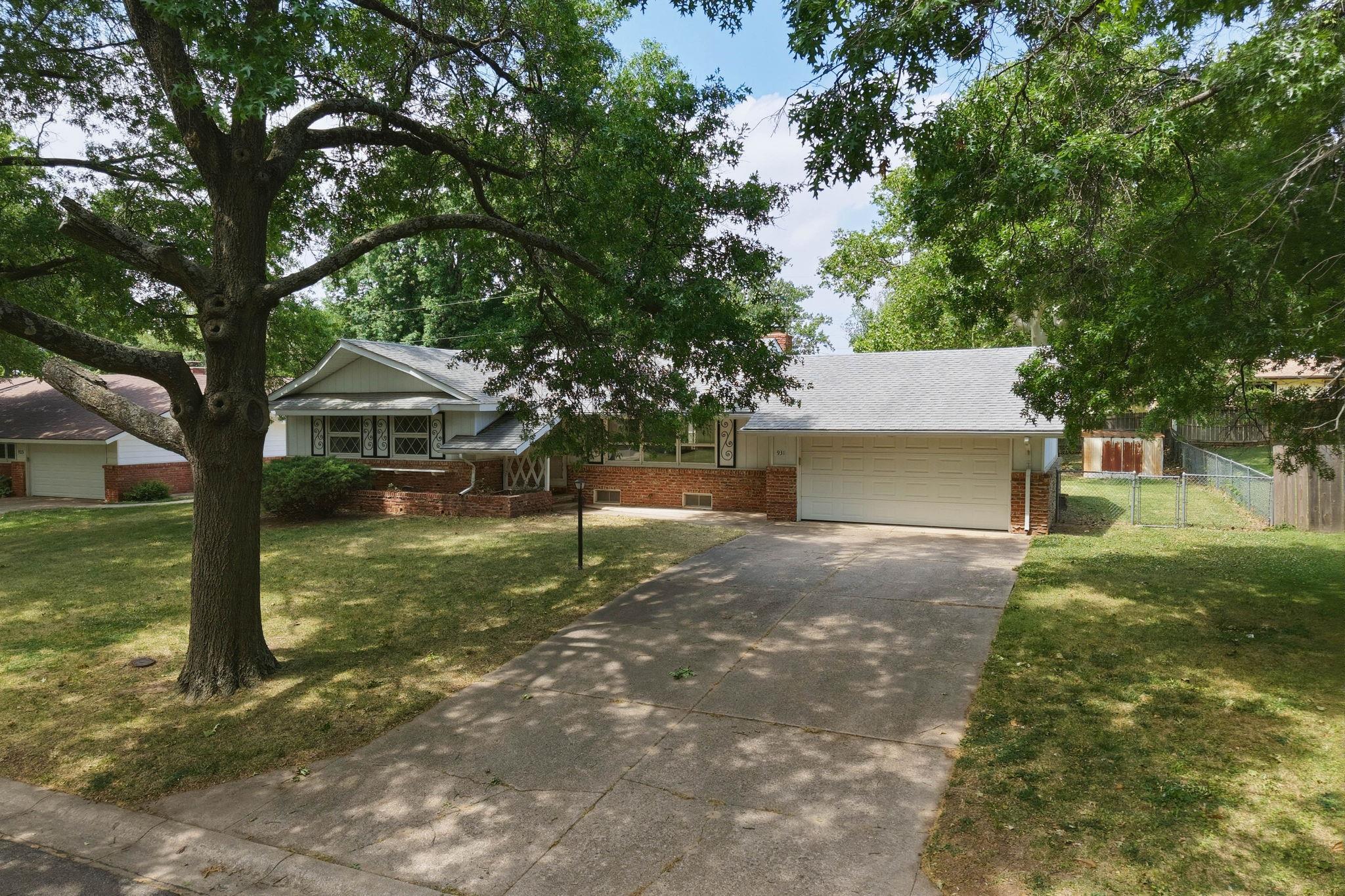 931 N Valleyview Wichita KS 67212