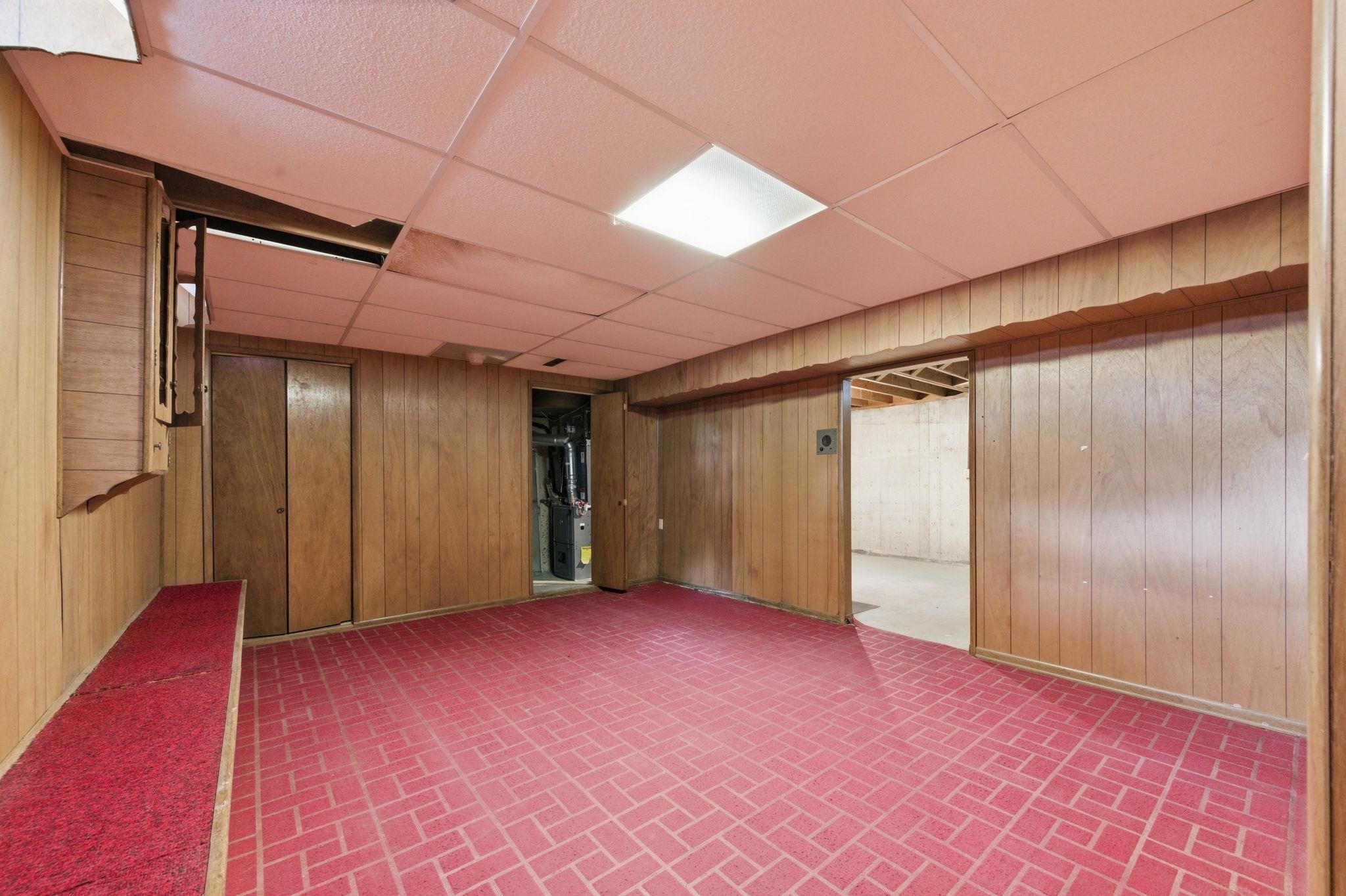 931 N Valleyview Wichita KS 67212
