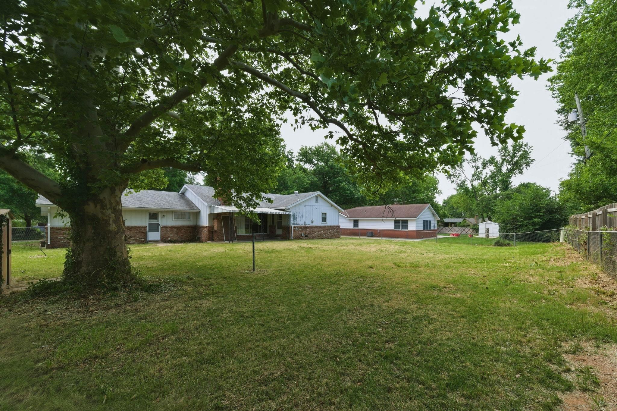 931 N Valleyview Wichita KS 67212