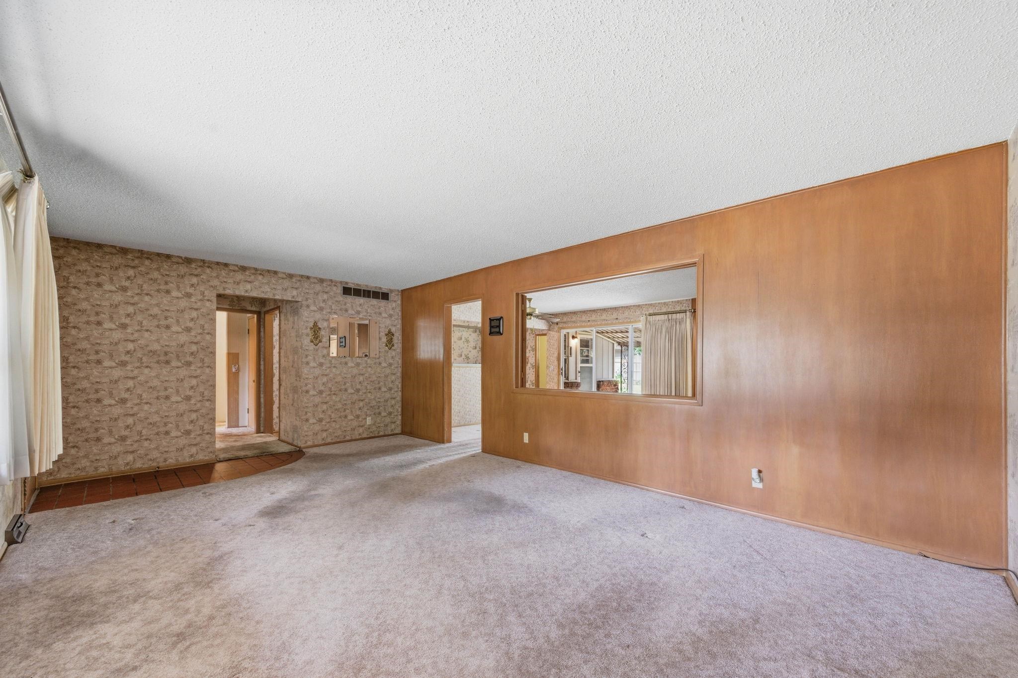 931 N Valleyview Wichita KS 67212