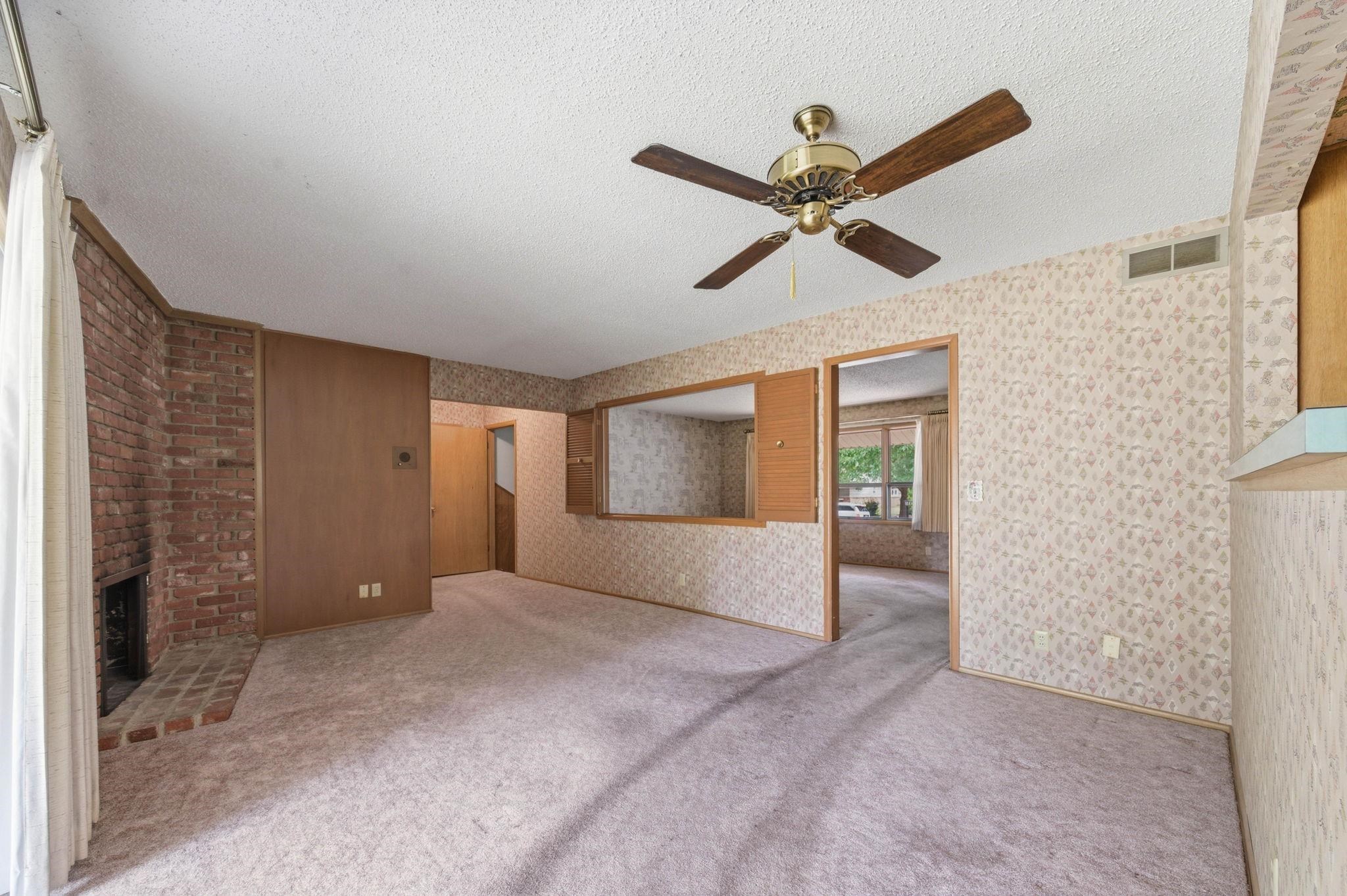 931 N Valleyview Wichita KS 67212