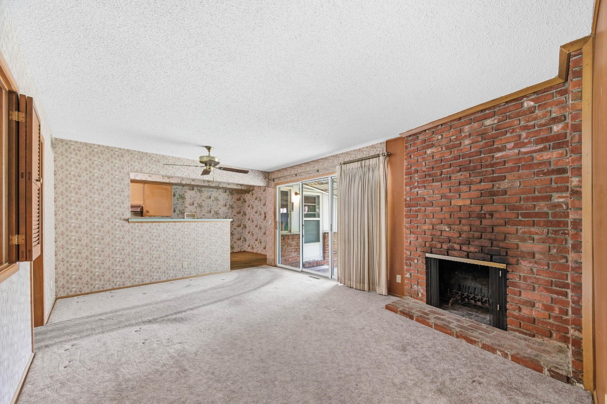 931 N Valleyview Wichita KS 67212
