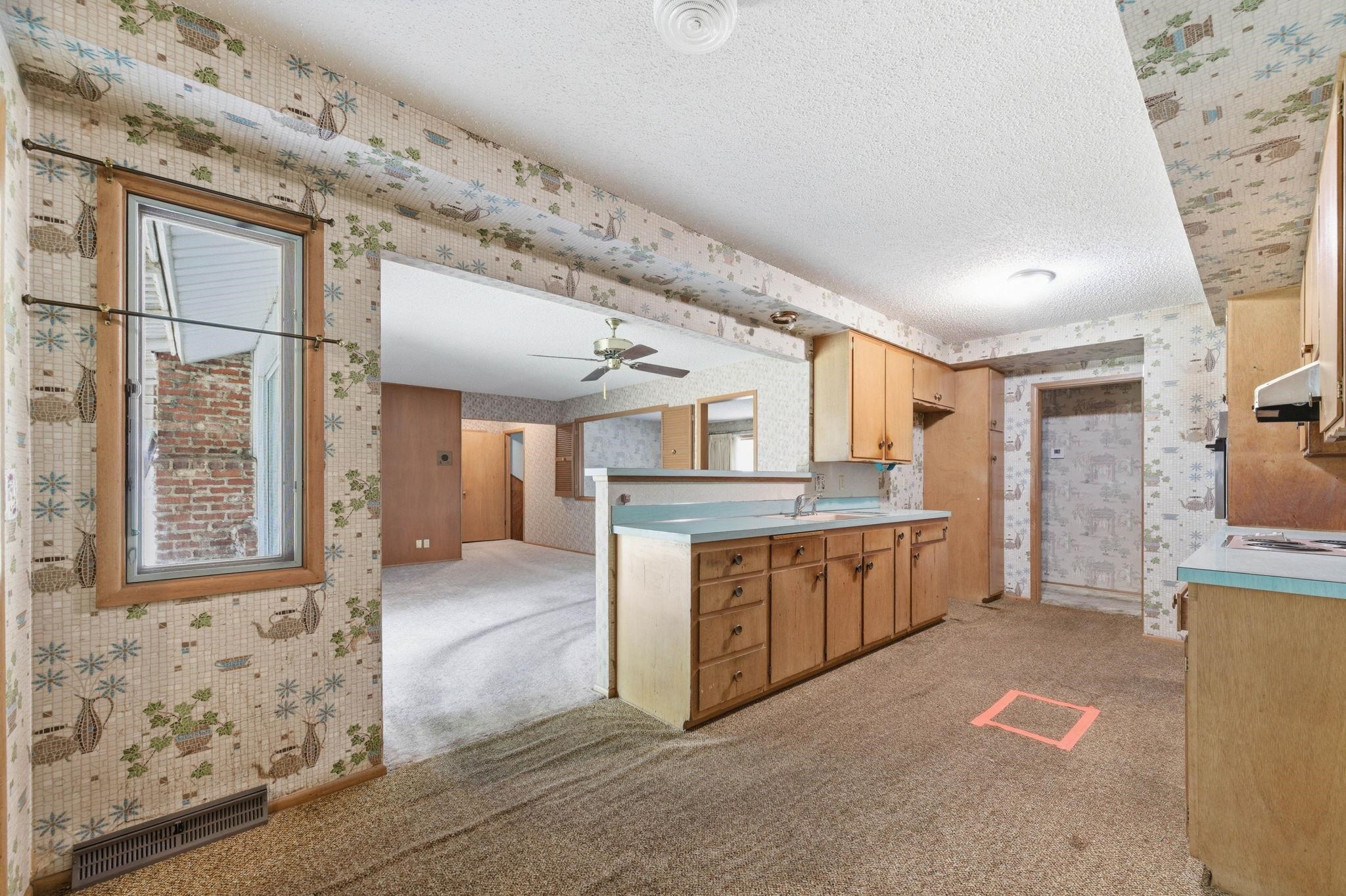 931 N Valleyview Wichita KS 67212
