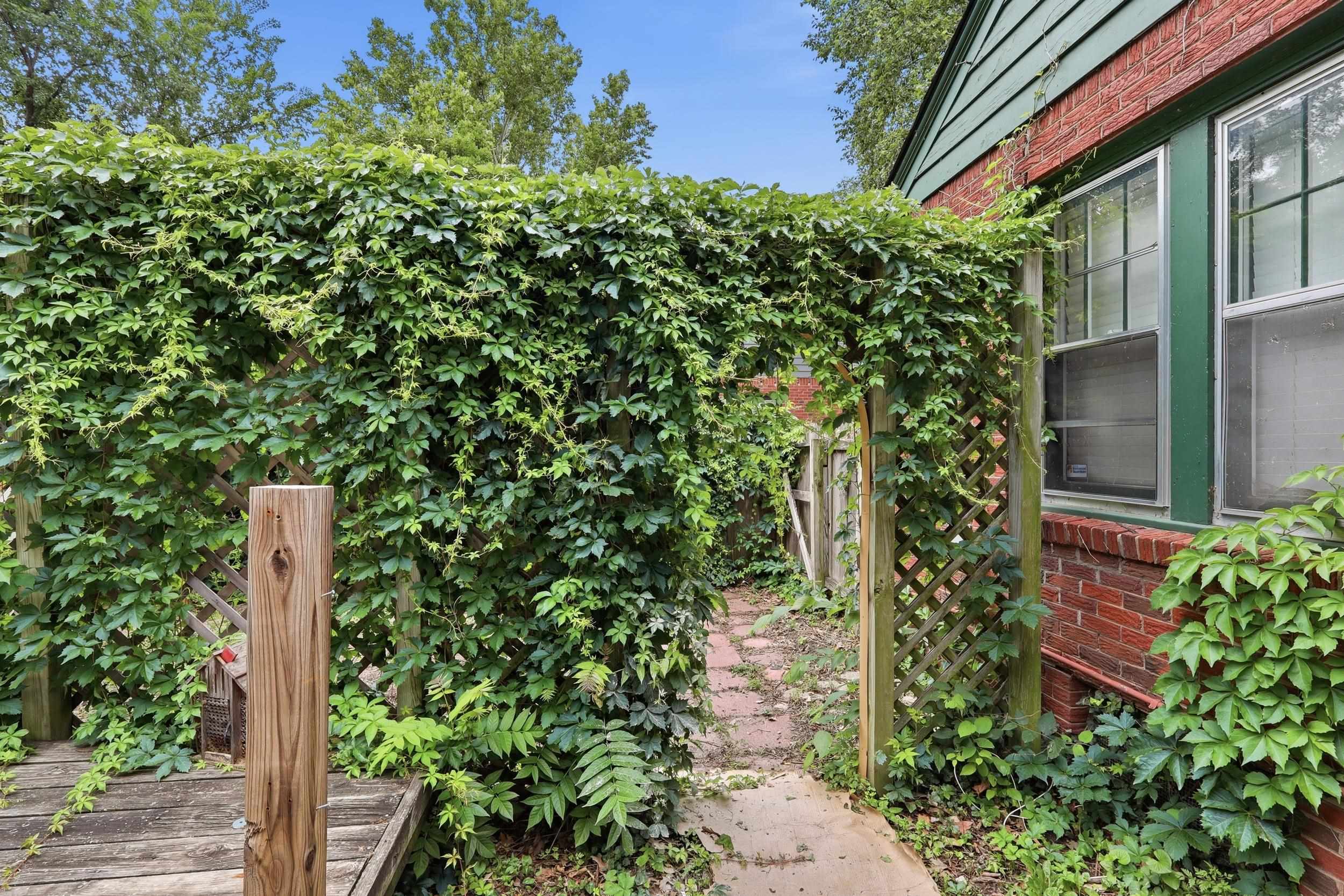 230 S Minneapolis Avenue Wichita KS 67211