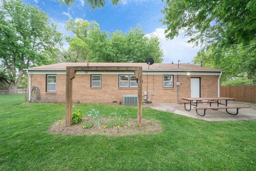 802 W 32nd Street N Wichita KS 67204