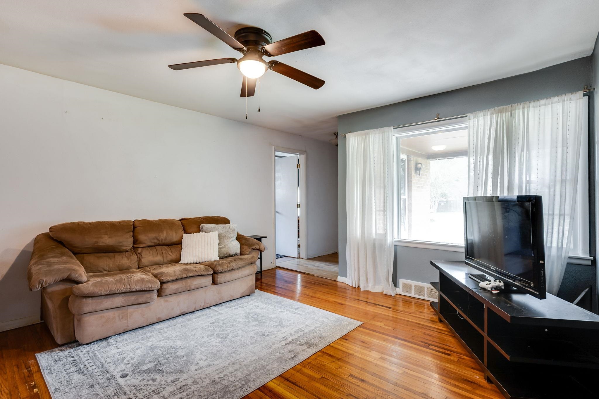 509 E 9th Belle Plaine KS 67013