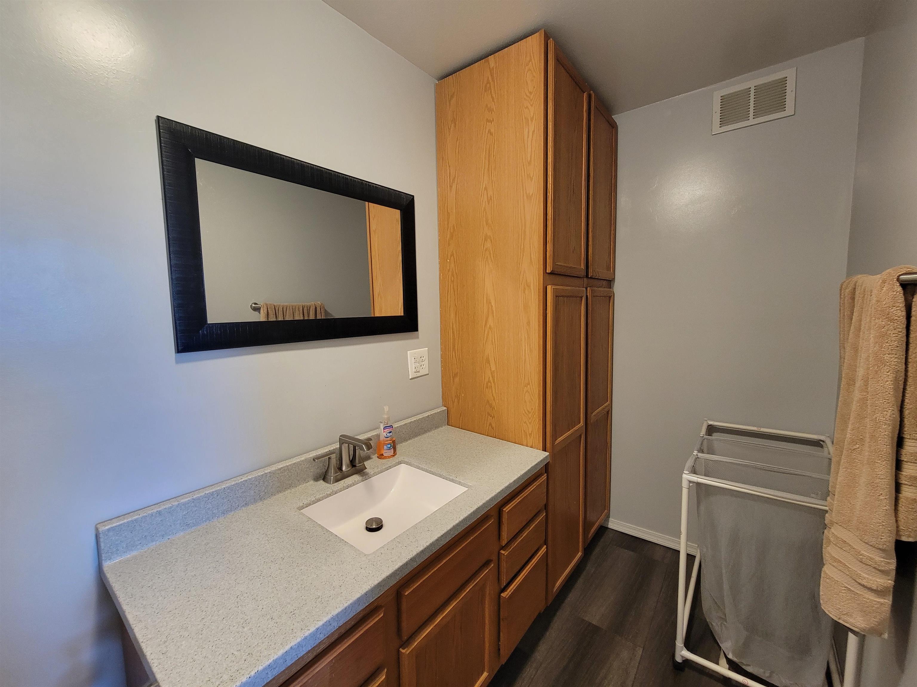 13751 N A Wellington KS 67152
