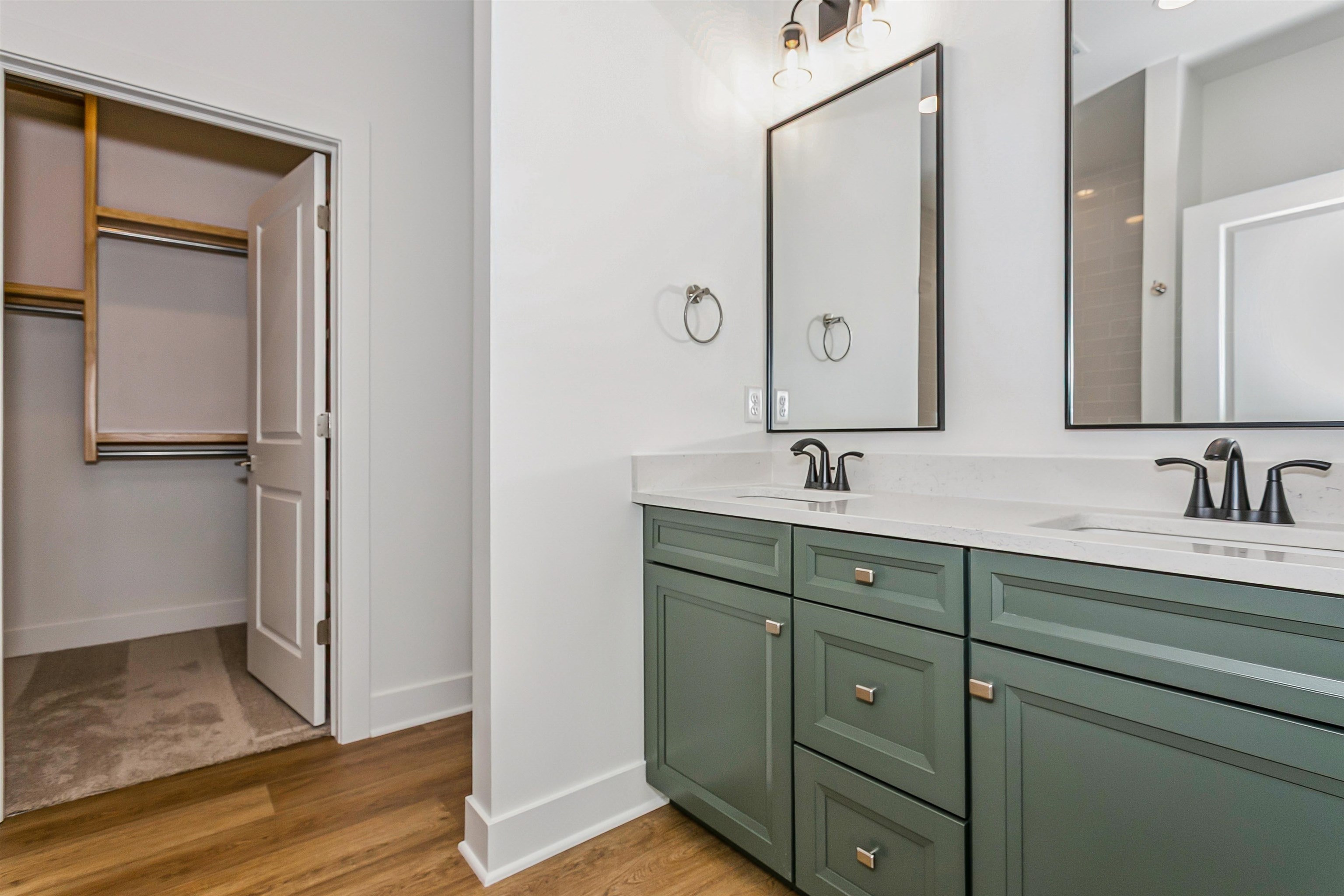 319 W Boxthorn Andover KS 67002