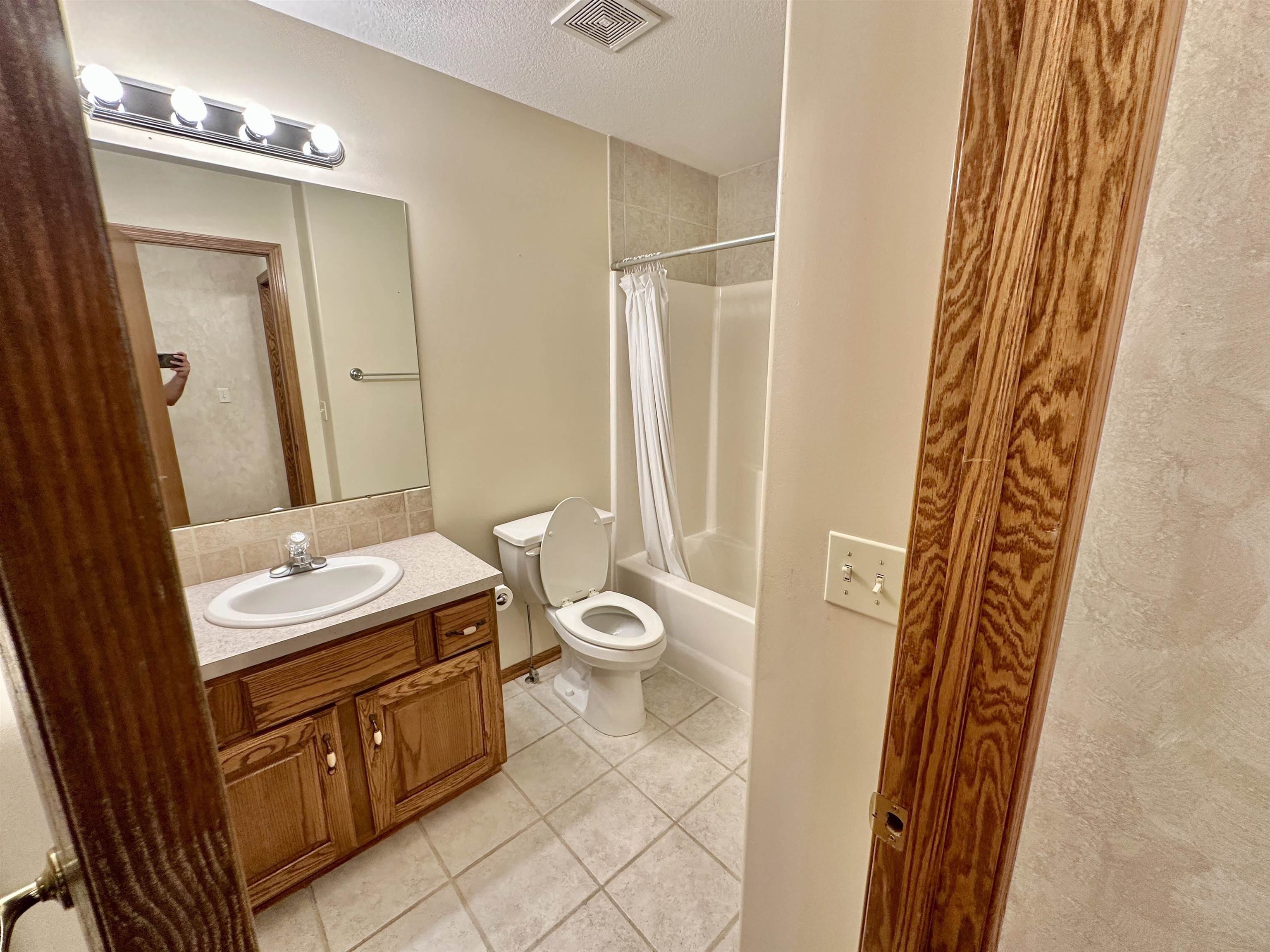 920 E Kelly Augusta KS 67010