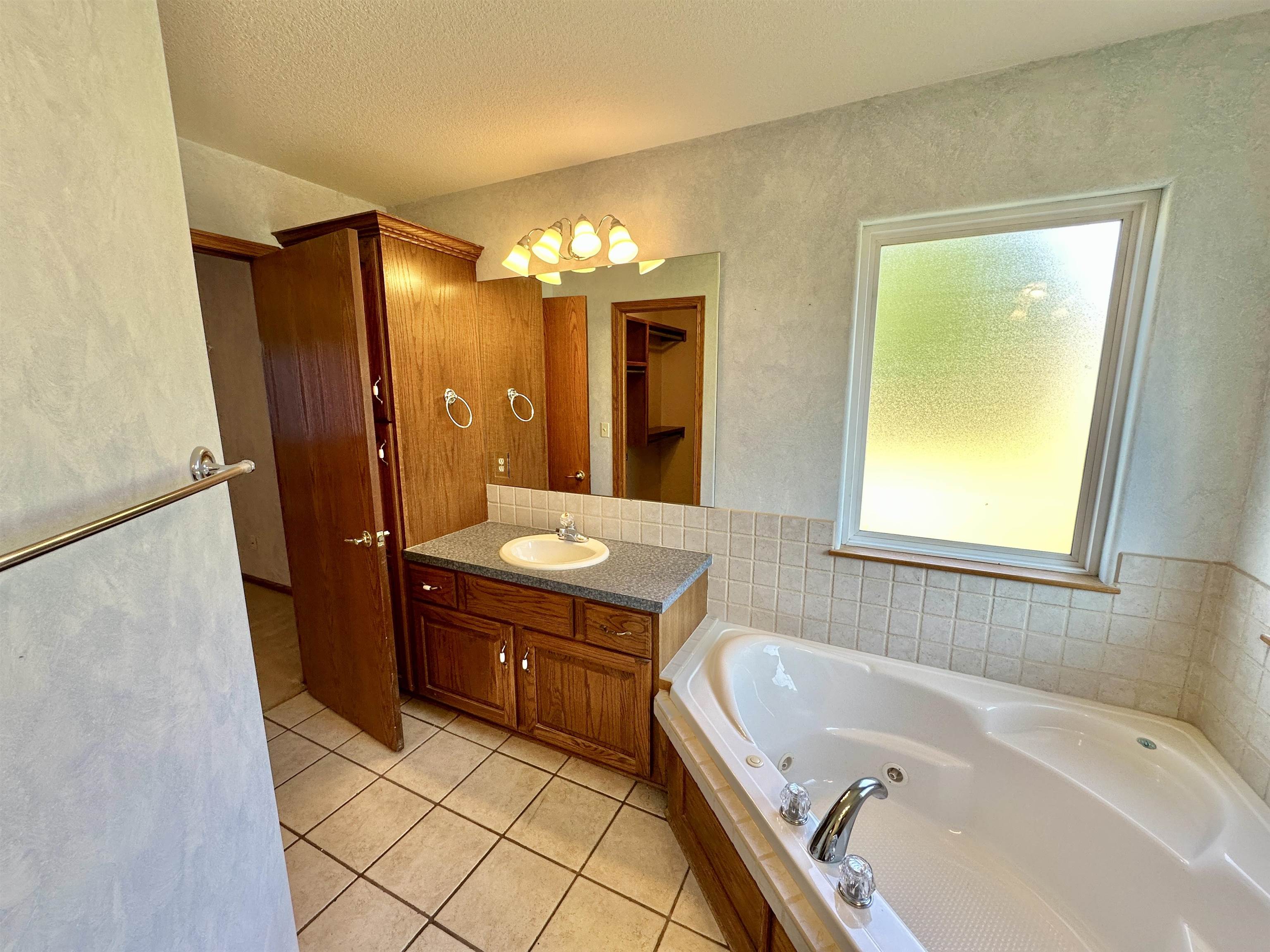 920 E Kelly Augusta KS 67010