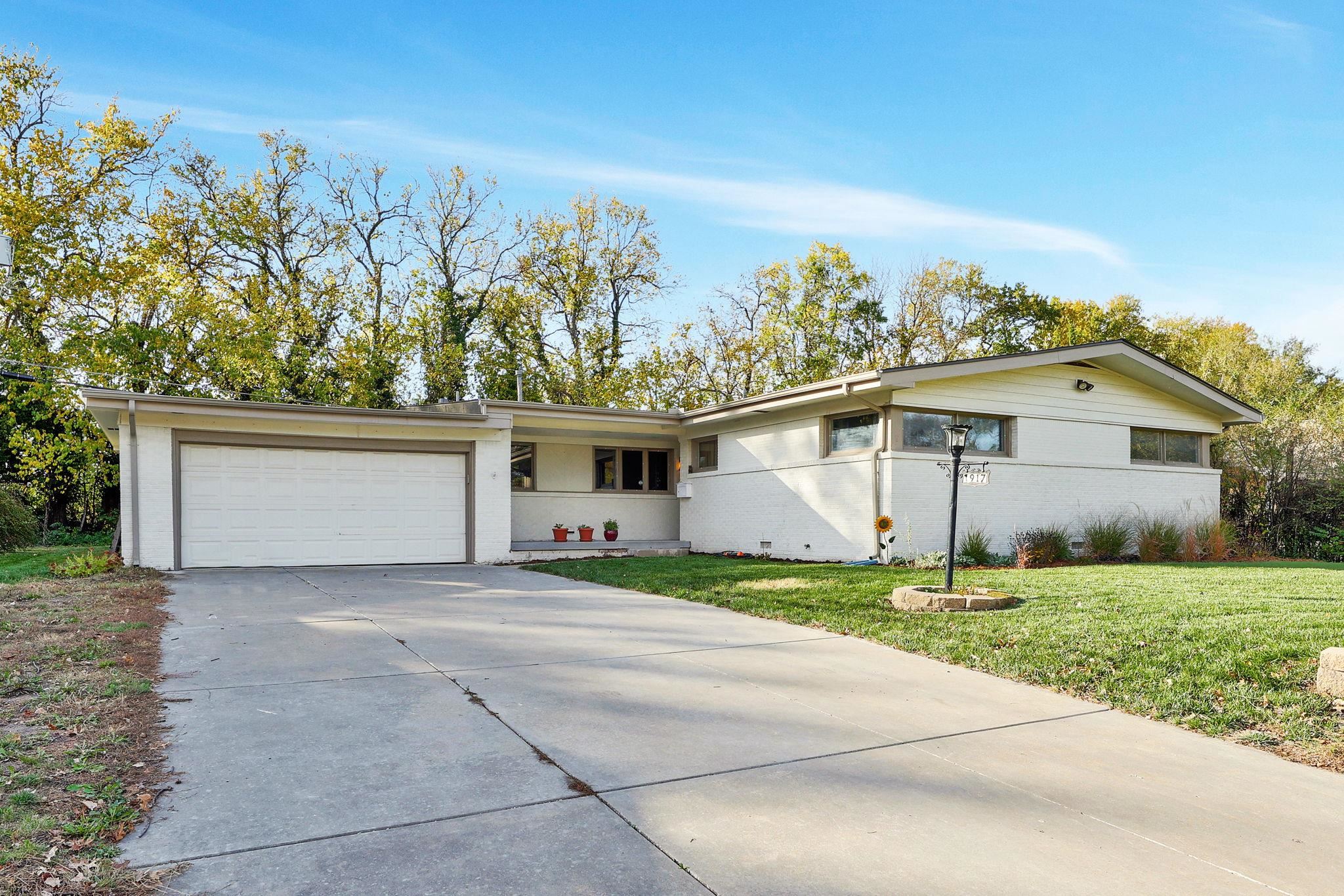 1917 N Edgemoor Wichita KS 67208