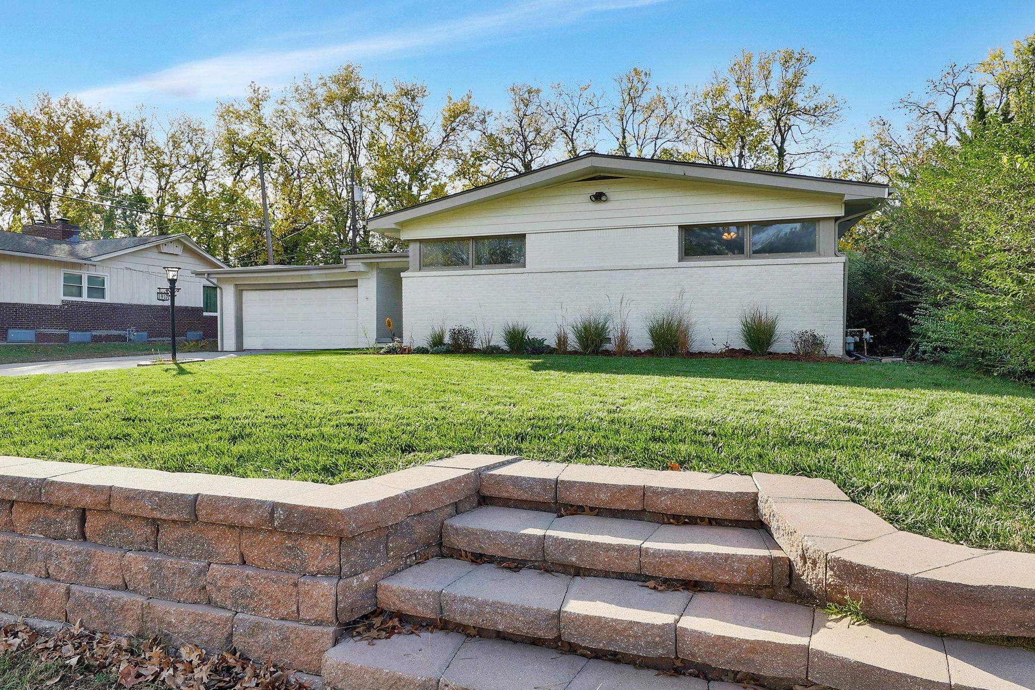 1917 N Edgemoor Wichita KS 67208