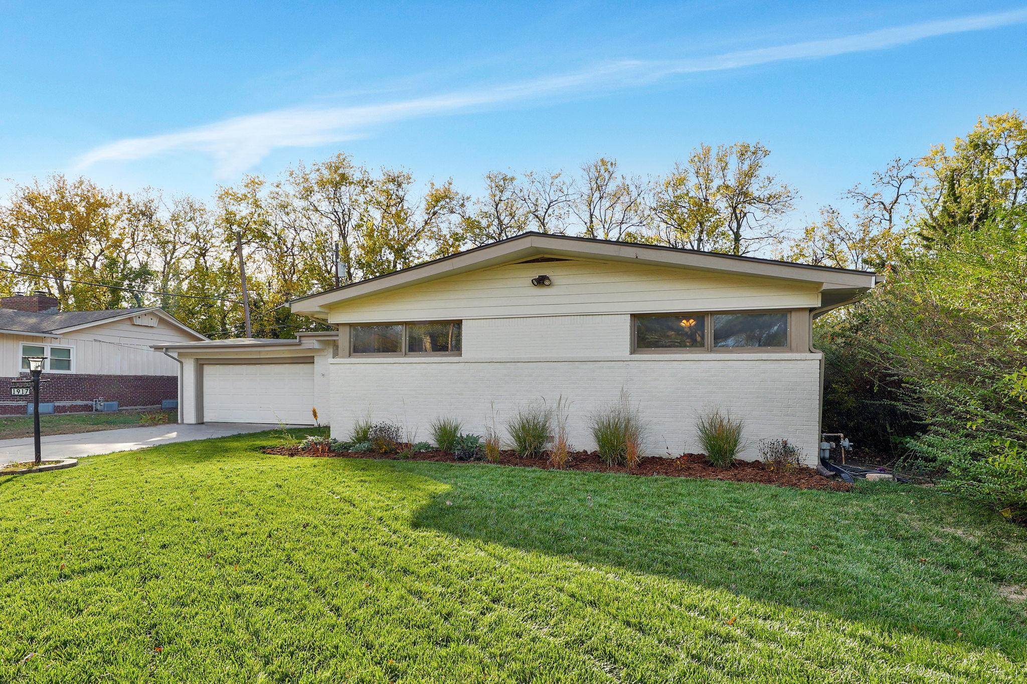 1917 N Edgemoor Wichita KS 67208