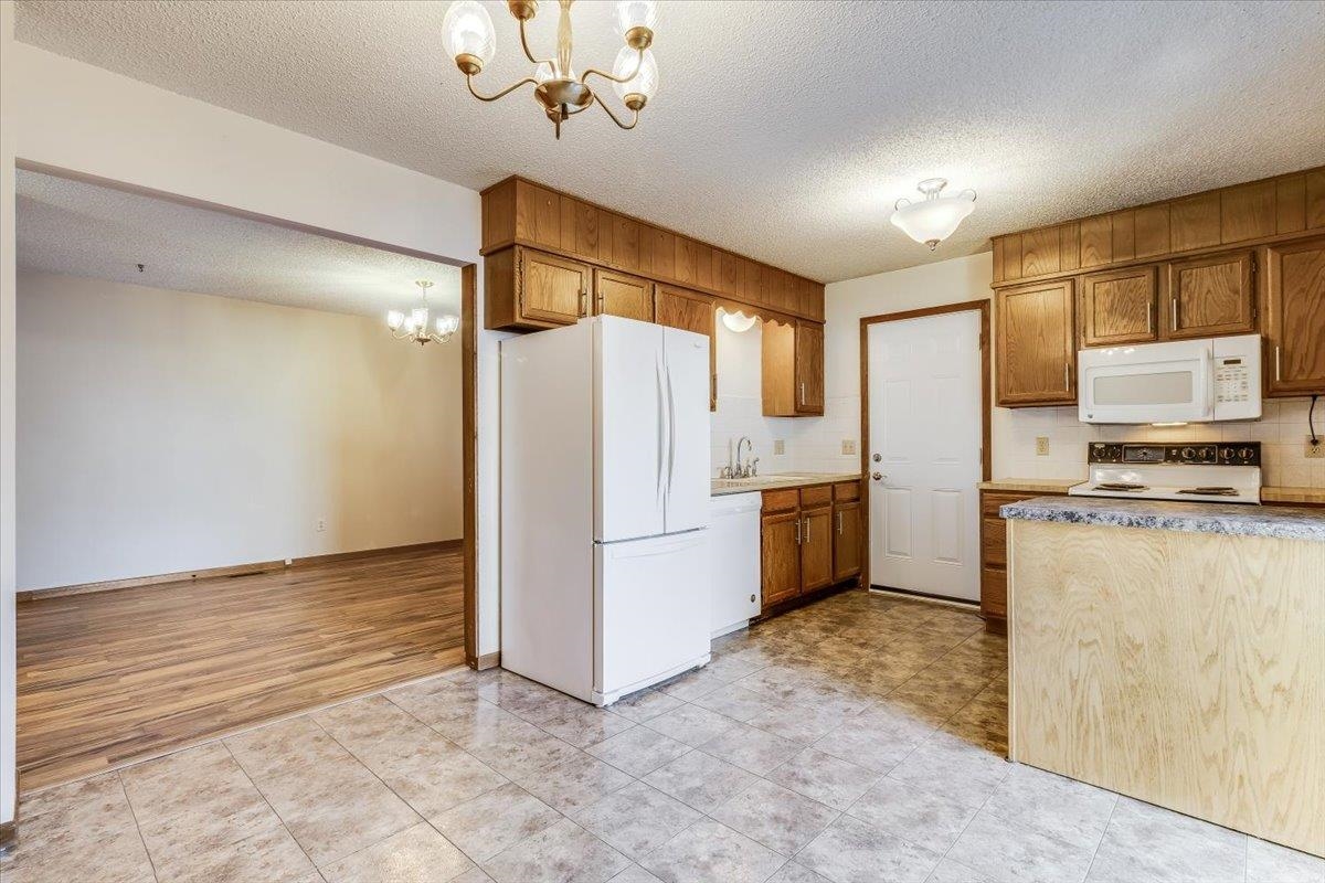 1406 N Smith Circle Wichita KS 67212-5501