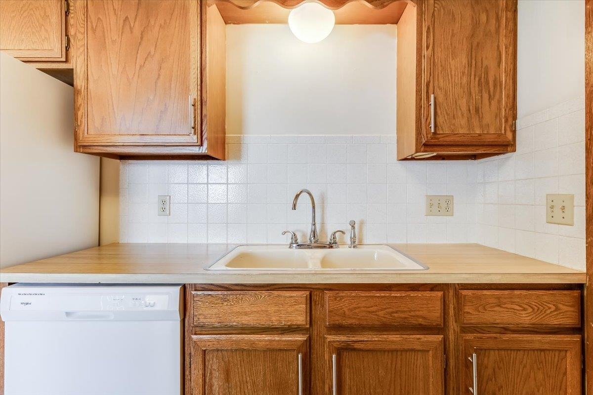 1406 N Smith Circle Wichita KS 67212-5501