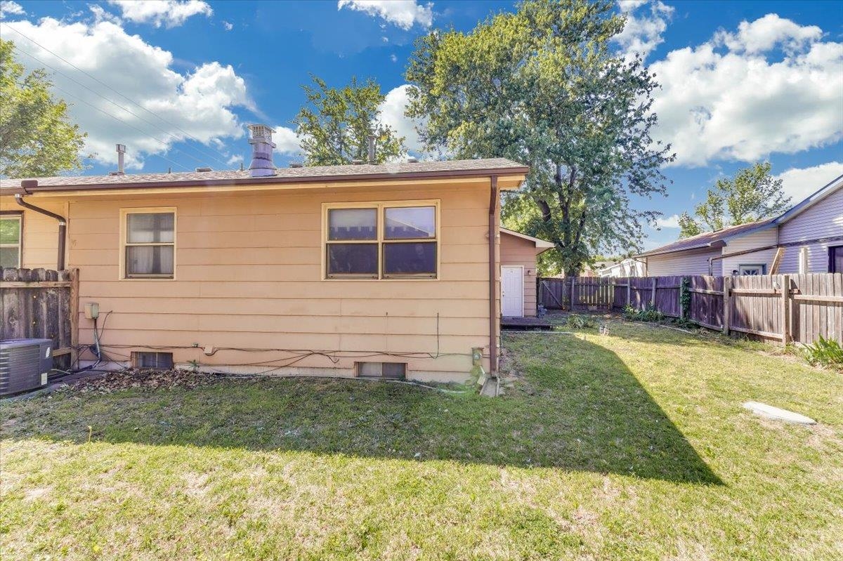 1406 N Smith Circle Wichita KS 67212-5501