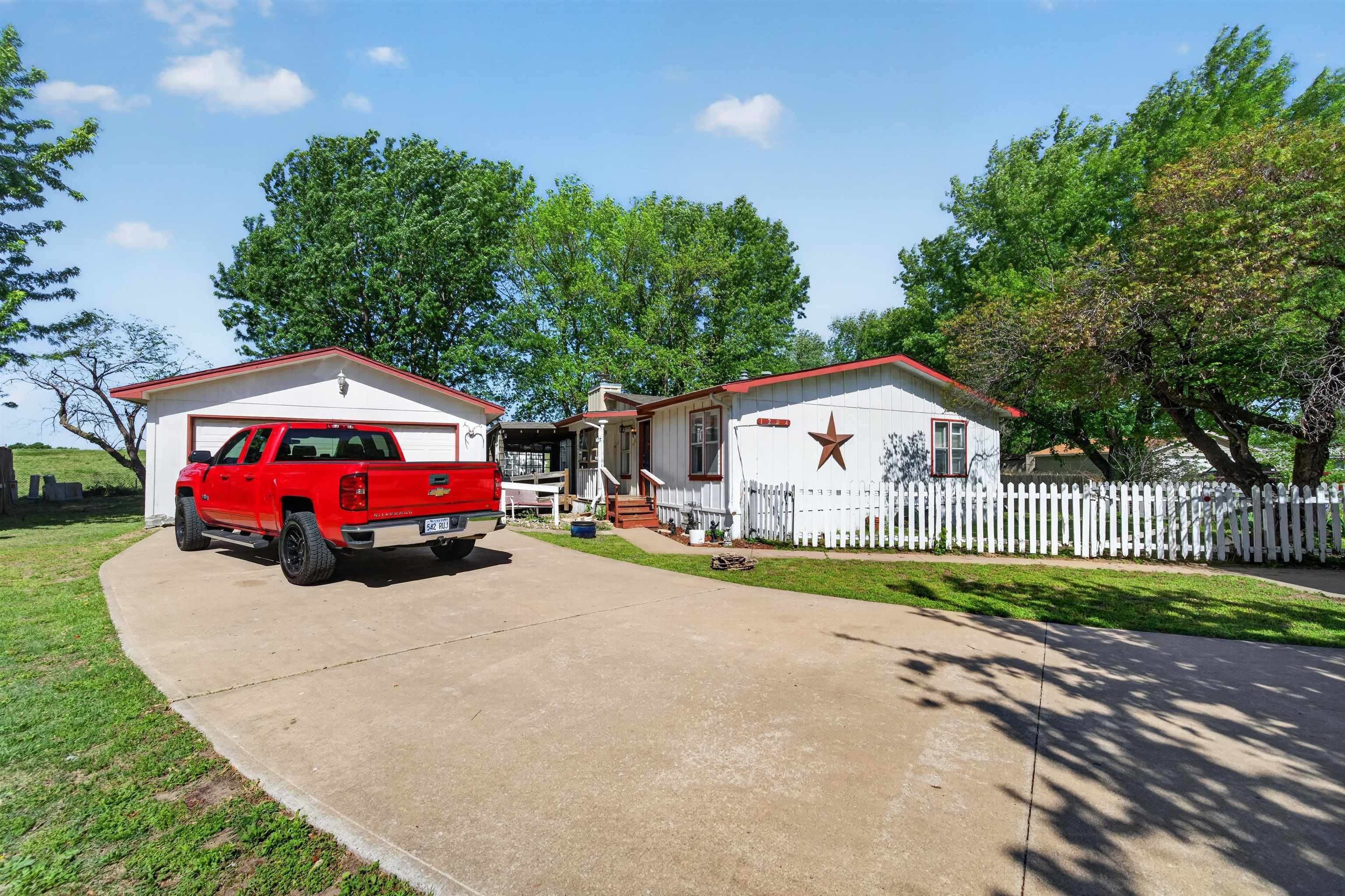 1204 E Idlewild Wichita KS 67216
