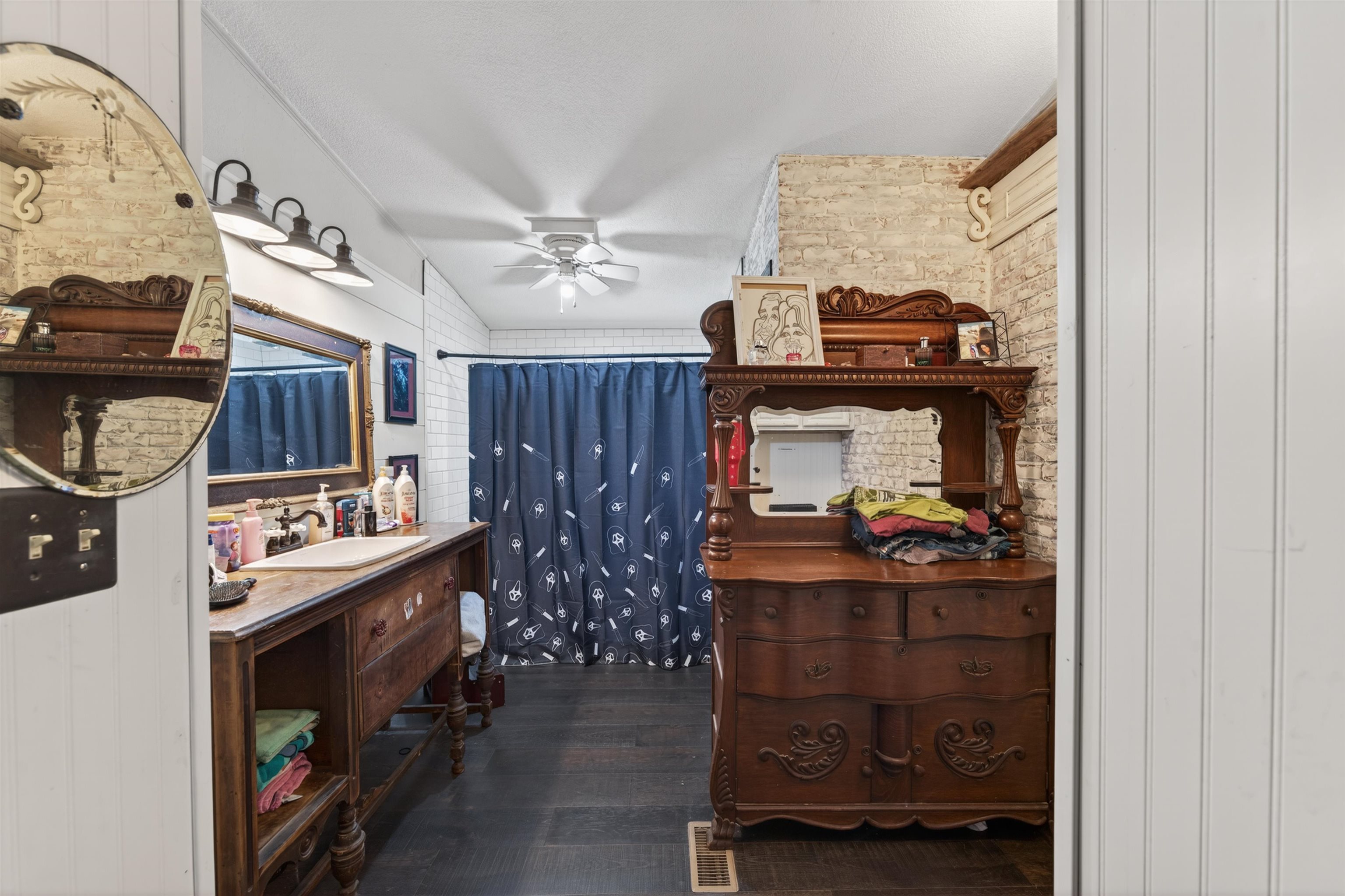 1204 E Idlewild Wichita KS 67216