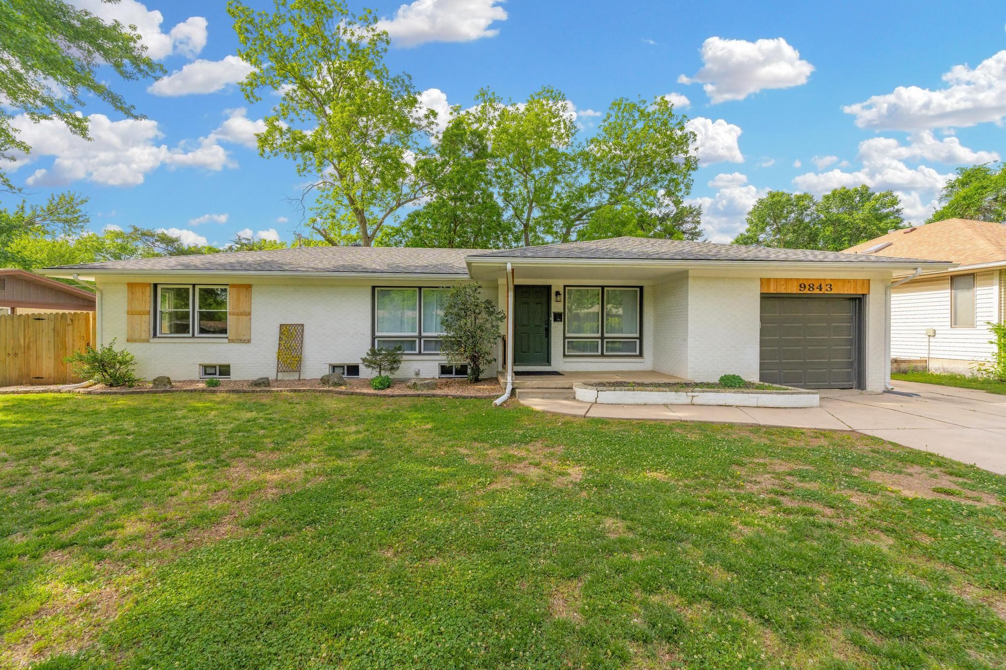 9843 W Tee Lane Wichita KS 67212
