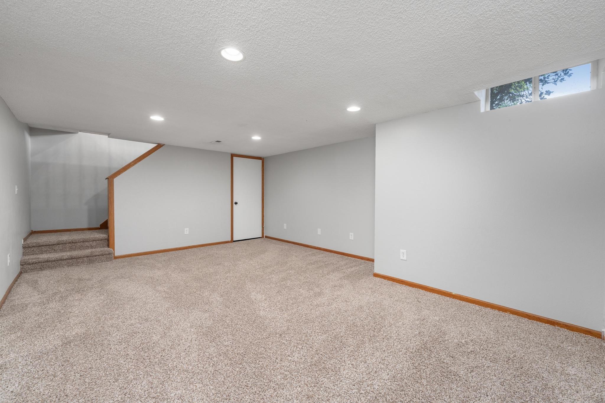 9843 W Tee Lane Wichita KS 67212