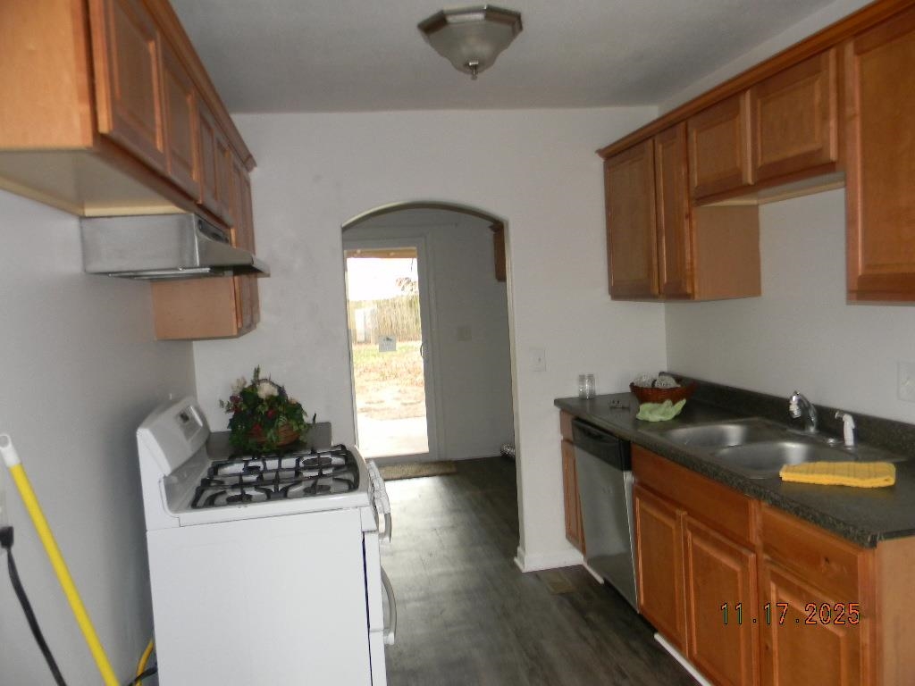 215 S Sunset Avenue Haysville KS 67060