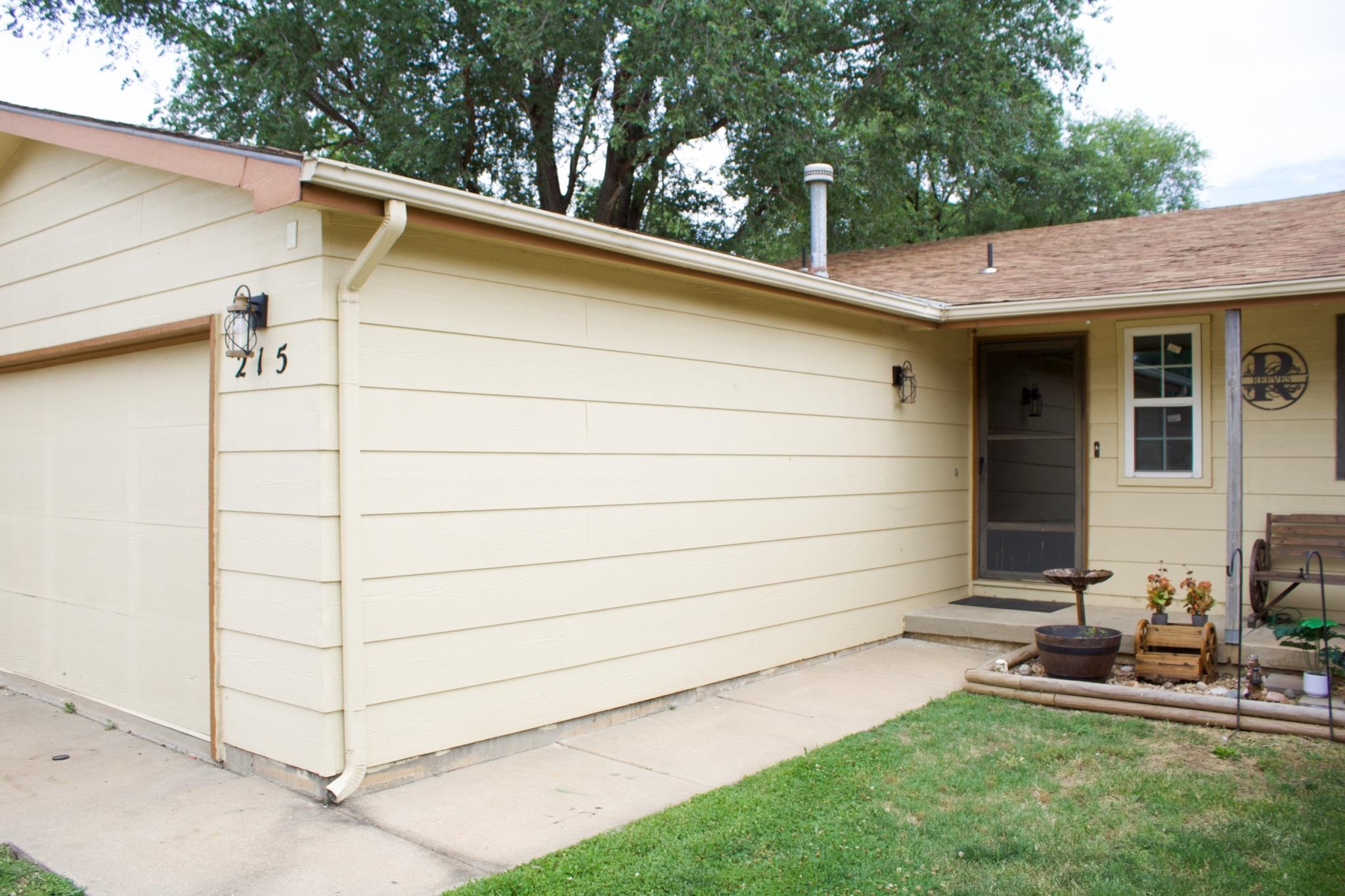 215 W Overlook Drive Derby KS 67037-2621
