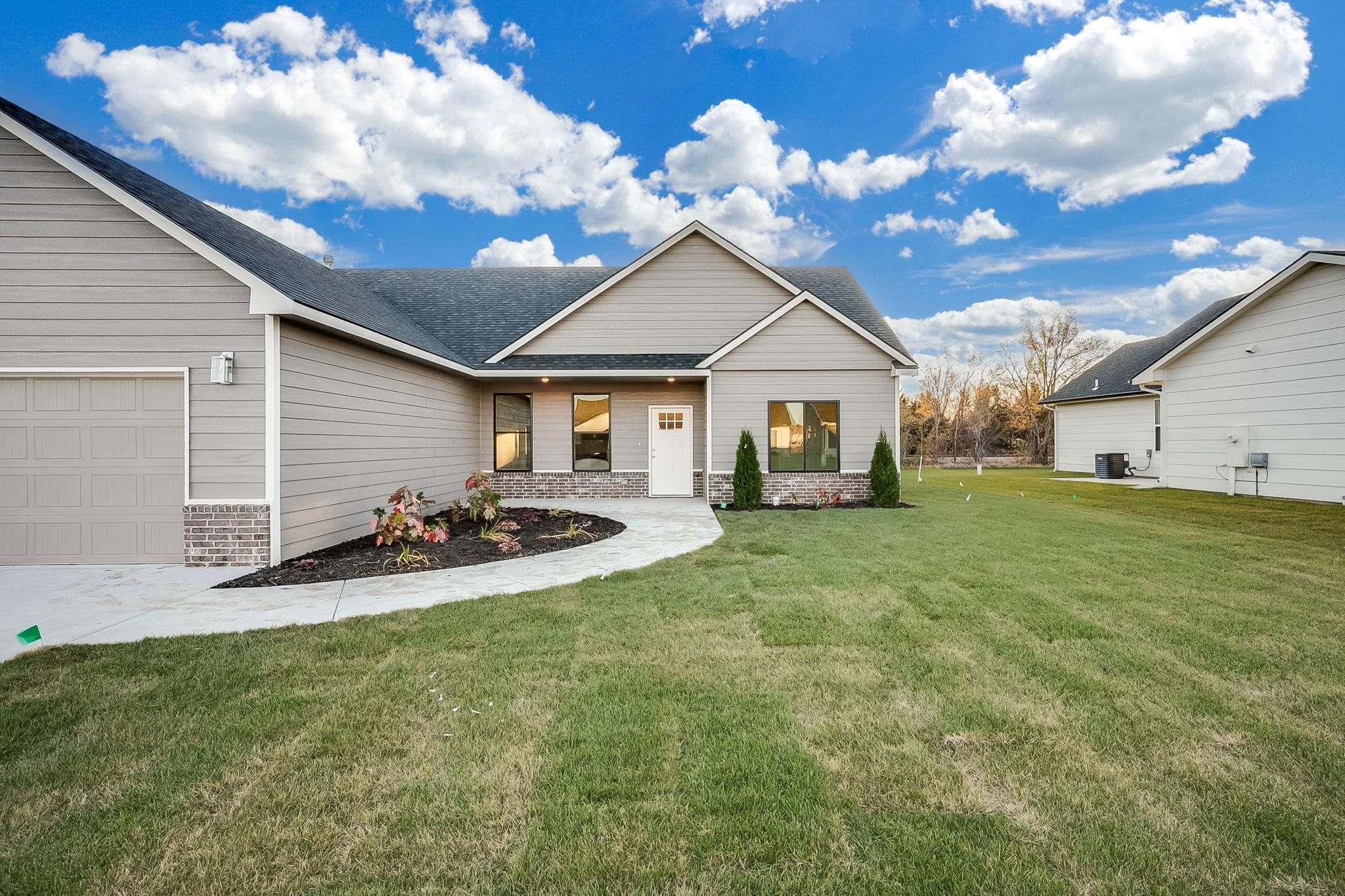 613 S Sweetwater Maize KS 67101
