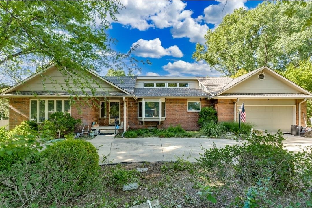 16 N Circle Drive Mulvane KS 67110