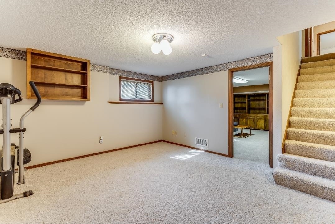 16 N Circle Drive Mulvane KS 67110