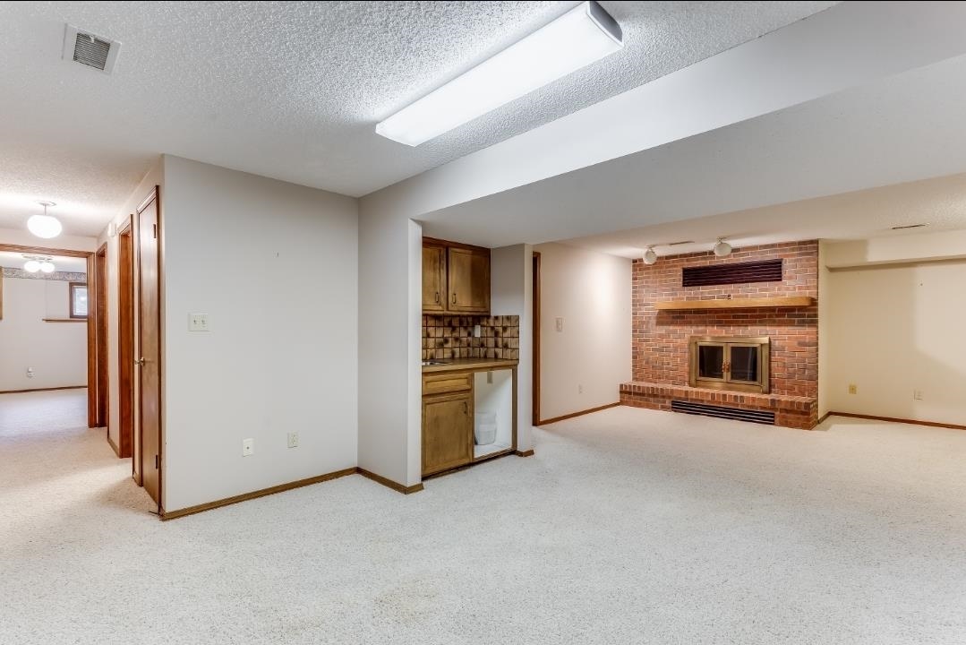 16 N Circle Drive Mulvane KS 67110