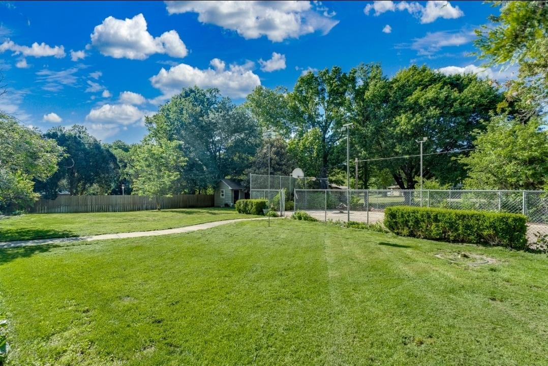 16 N Circle Drive Mulvane KS 67110