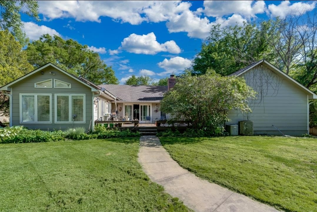16 N Circle Drive Mulvane KS 67110