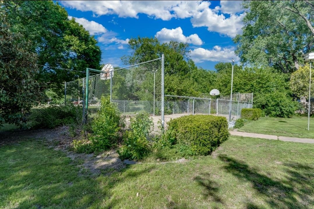 16 N Circle Drive Mulvane KS 67110