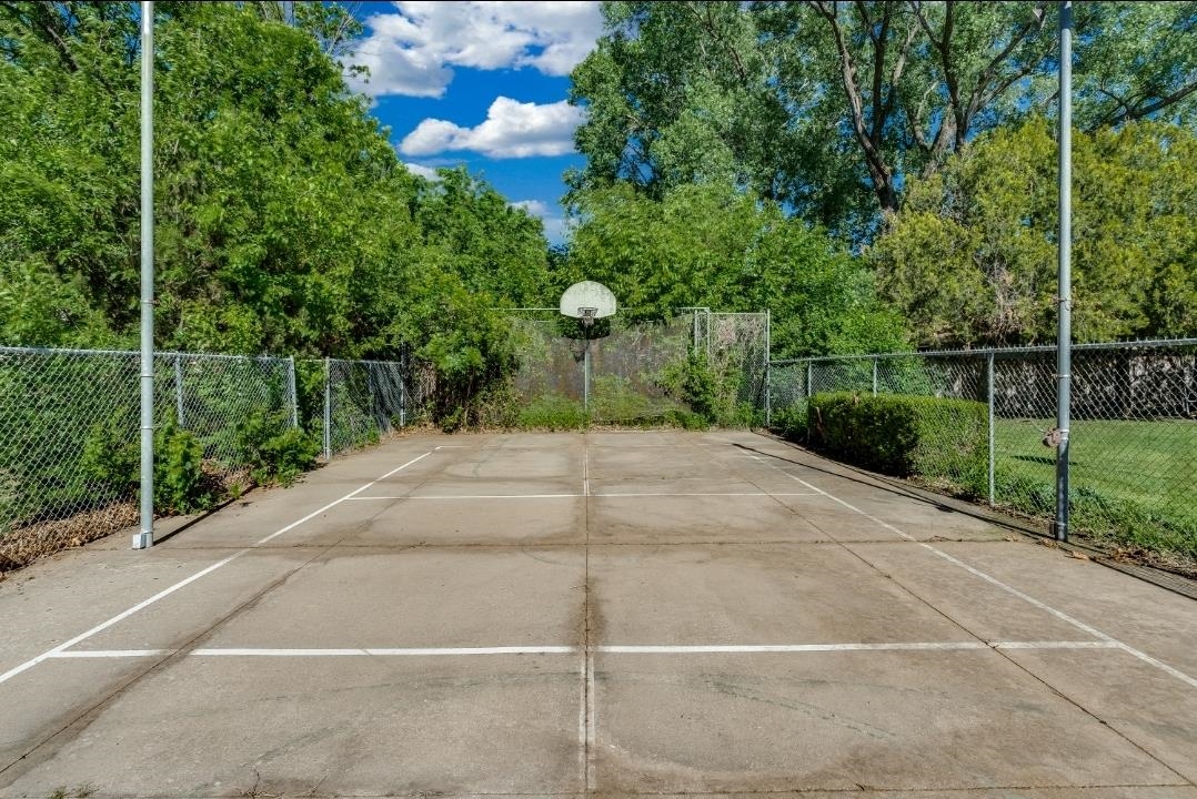16 N Circle Drive Mulvane KS 67110