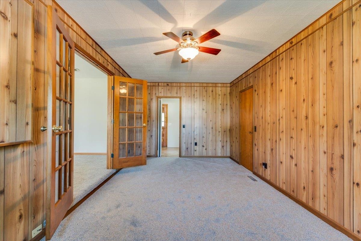 103 S Salina Haven KS 67543
