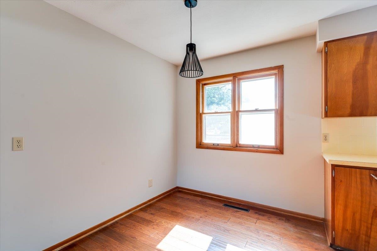 103 S Salina Haven KS 67543