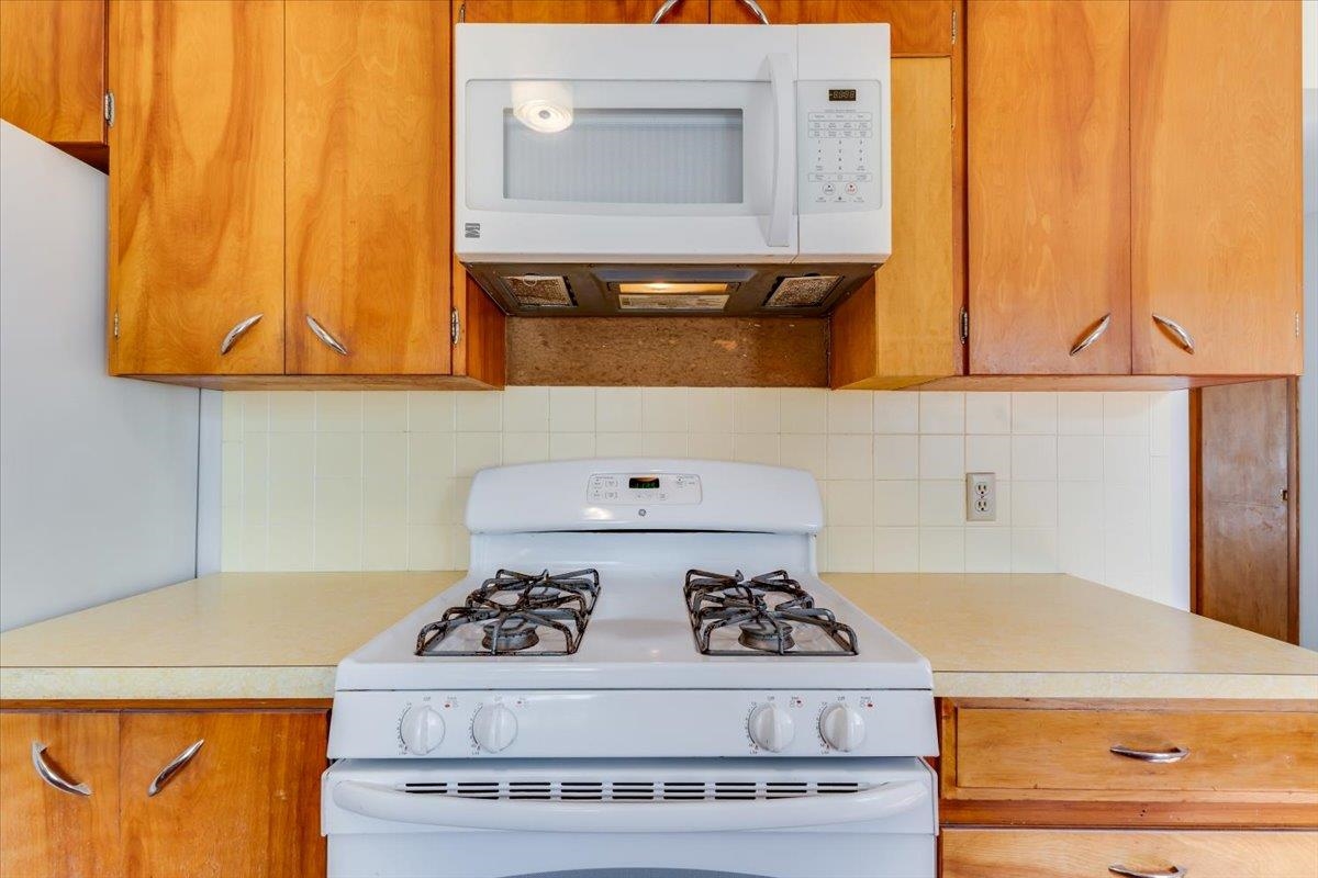 103 S Salina Haven KS 67543