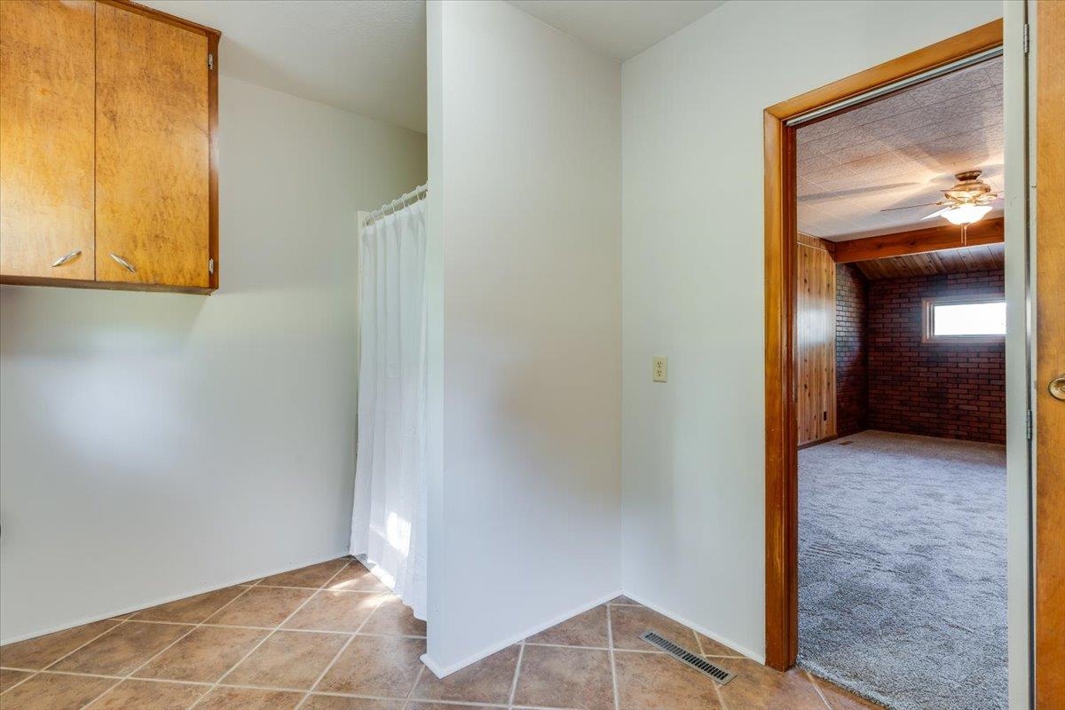 103 S Salina Haven KS 67543