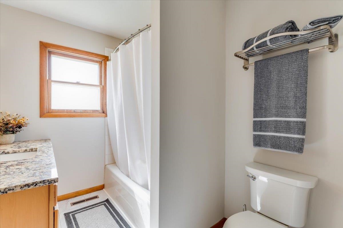 103 S Salina Haven KS 67543