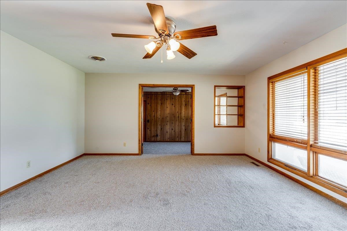 103 S Salina Haven KS 67543