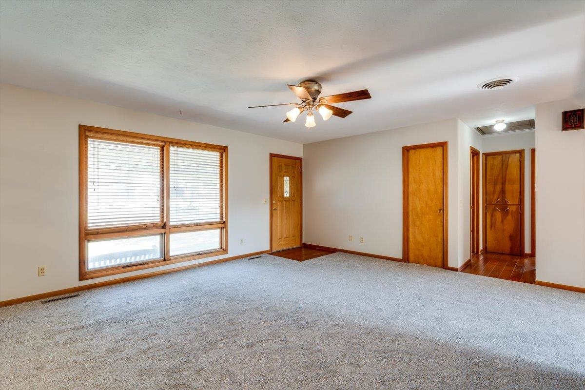 103 S Salina Haven KS 67543