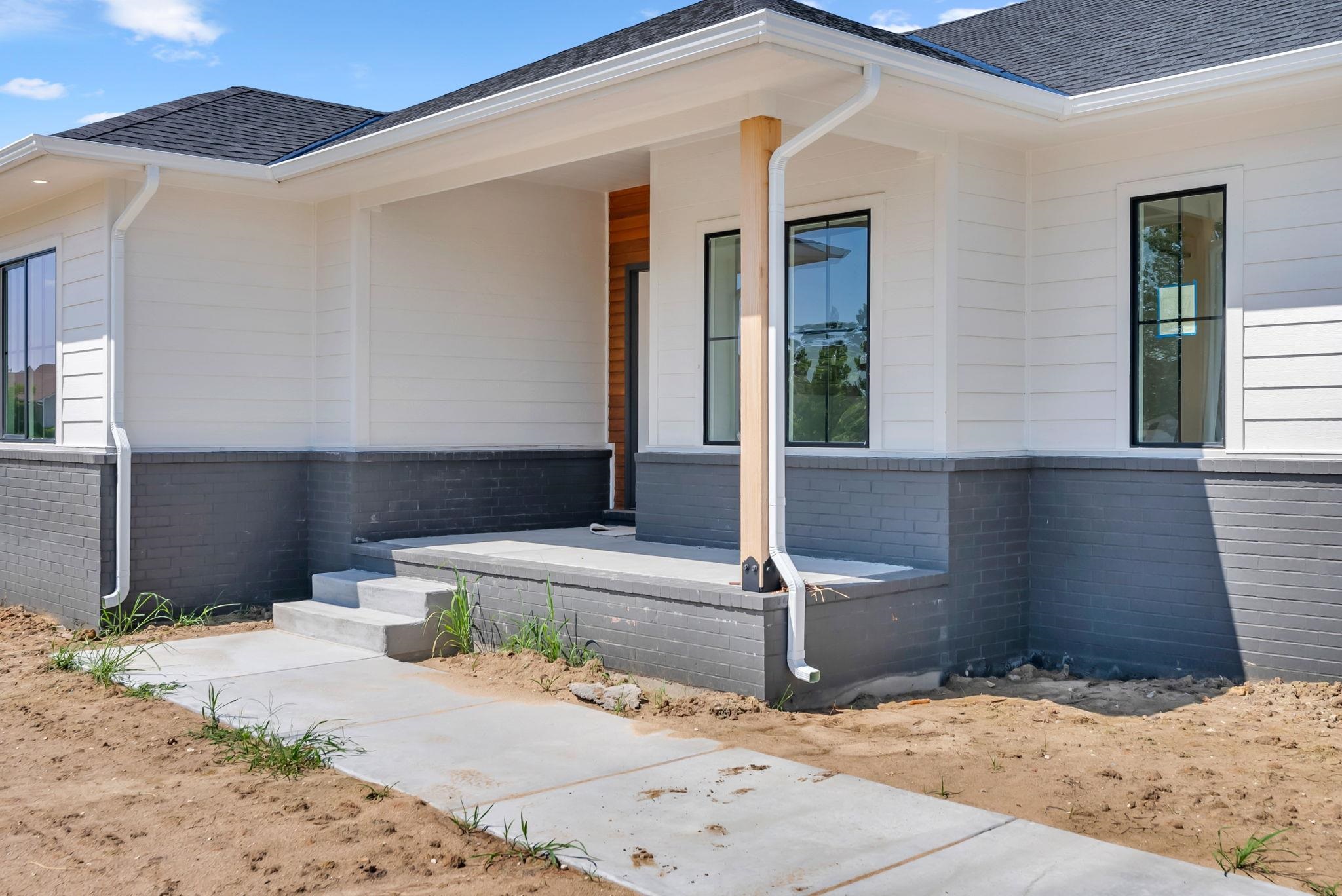 5161 N Colonial Avenue Bel Aire KS 67226